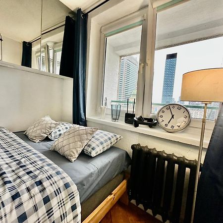 Palace 2 Wifi 600 Mbs 55'Tv Netflix Hbo 2Xmetro Appletv Warschau Exterior foto