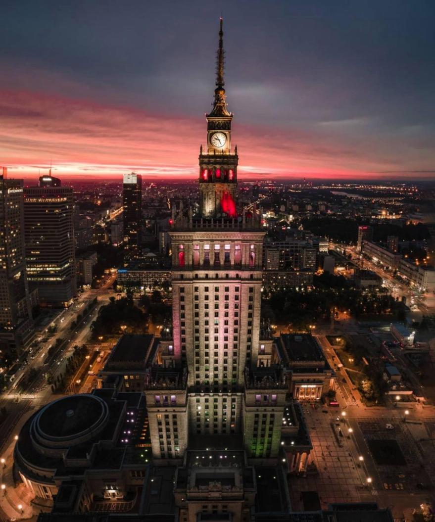 Palace 2 Wifi 600 Mbs 55'Tv Netflix Hbo 2Xmetro Appletv Warschau Exterior foto