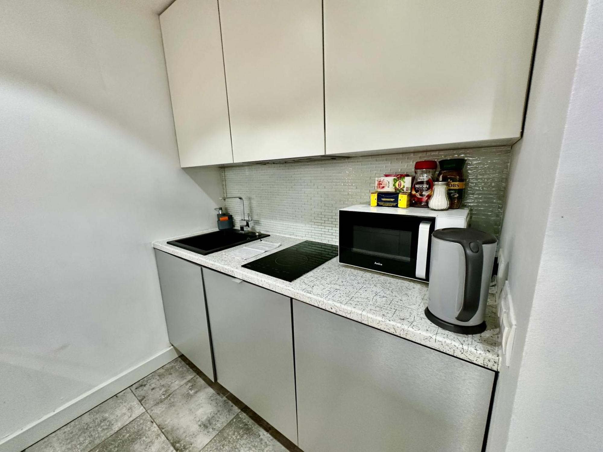 Palace 2 Wifi 600 Mbs 55'Tv Netflix Hbo 2Xmetro Appletv Warschau Exterior foto