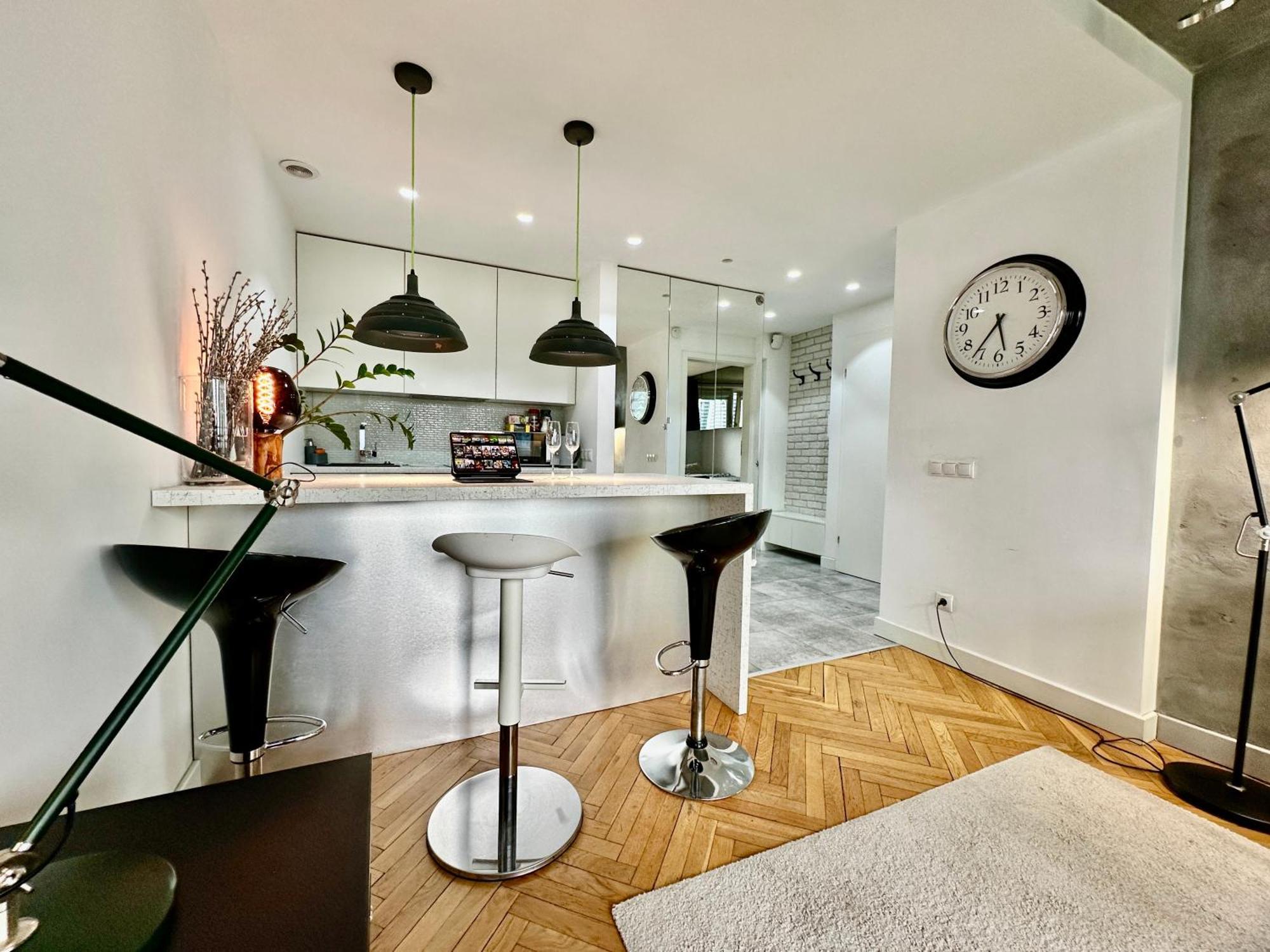Palace 2 Wifi 600 Mbs 55'Tv Netflix Hbo 2Xmetro Appletv Warschau Exterior foto